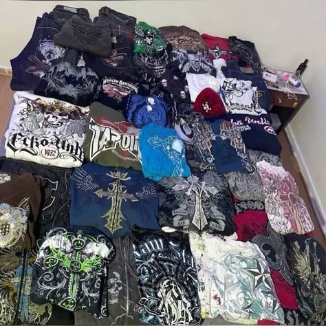 I Dont Care Outfits, Laced Shirts Y2k, Y2k Affliction Outfit, Metal Head Aesthetic Outfits, Tapout Clothing, Outfit Ideas Punk, Thrift Finds Clothes, Losercore Outfits, Affliction Clothing