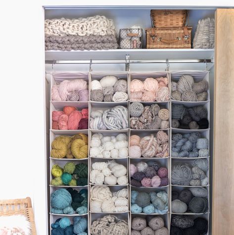 Hanging Closet Organizers for yarn storage. I think this work well for fabric, too; wrapped as mini bolts onto small sheets of styrofoam. Yarn Storage Ideas, Yarn Storage Solutions, Wool Storage, Organization Room, Knitting Room, Dye Studio, Basement Redo, Arts And Crafts Storage, Balls Of Yarn