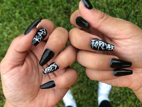 Rapper Nails Ideas, Juice Wrld Nails, 2pac Acrylic Nails, Lil Huddy Nails, Sui̇ci̇deboys Nail, Wutang Nails, Rave Nails, Black Acrylic Nails, Red Acrylic Nails