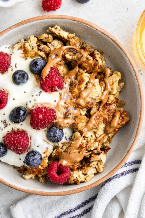 Scrambled Oats, Soft Granola, Eating Bird Food, Bowl Ideas, Healthy Food Facts, Oats Breakfast, Breakfast Bowl, Gluten Free Oats, Gluten Free Breakfasts