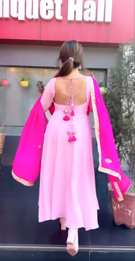 Backless Designs For Suits, Backless Suit Designs, Backless Suit, Birthday Room, Birthday Room Decorations, Boys Dps, Happy Birthday Girls, Designer Outfits, Diy Home Furniture