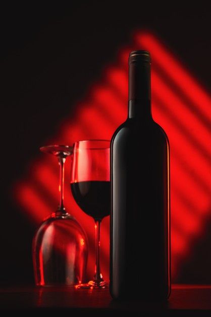 Red Wine Bottle Aesthetic, Red Wine Photography, Wine Bootle, Vino Art, Wine Bottle Images, Wine Bottle Photography, Wine Background, Wine Pics, Wine Drop