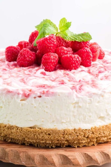 This no bake raspberry lemon cheesecake perfectly captures the flavors of spring with its tangy combination of raspberries and zesty lemon. Raspberry Lemon Cheesecake, Lemon Cheesecake Recipe, Lemon Raspberry Cheesecake, Raspberry No Bake Cheesecake, Cream Cheese Cupcakes, Lemon Cheesecake Recipes, No Bake Lemon Cheesecake, Key Lime Cheesecake, Spring Baking