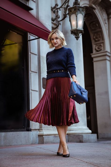 Jewel Tone Outfits, Jewel Tones Fashion, Burgundy Skirt, Winter Pins, Ladylike Style, Stil Elegant, Late Afternoon, Mode Inspo, Art Styles