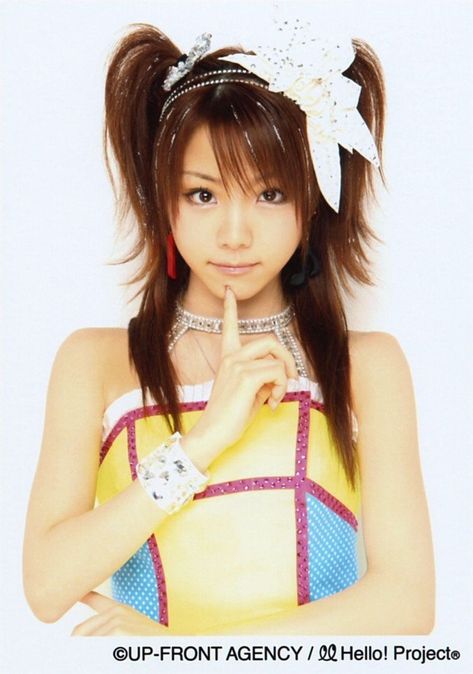 Gyaru Hairstyles, Reina Tanaka, Tanaka Reina, Gyaru Hair, Morning Musume, Gyaru Fashion, Japanese Hairstyle, Poses References, Human Poses