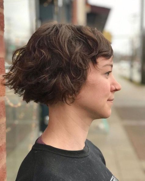 Amelie Haircut Curly, French Curly Bob, Amelie Haircut, Curly French Bob, French Bobs, Micro Bob, French Girl Hair, Bob Hairstyle Ideas, Care Too Much