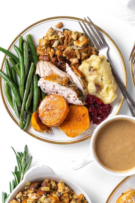 Typical Thanksgiving Dinner, Thanksgiving Dinner For Two, Gluten Free Gravy, Thanksgiving Plates, Homemade Stuffing, Gluten Free Thanksgiving, Thanksgiving Dinner Menu, Sous Vide Recipes, Cranberry Sauce Homemade