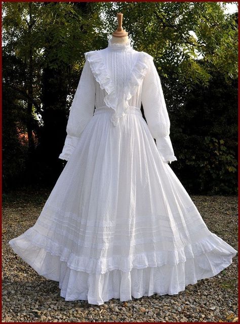 Laura Ashley Wedding, Wedding Dress Edwardian, Laura Ashley Wedding Dress, Cotton Wedding Dresses, Wedding Dresses Uk, Vintage Laura Ashley, Cotton Wedding, Exquisite Gowns, Old Fashion Dresses