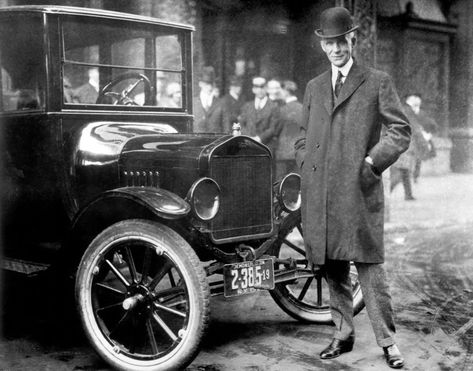 Modern Factory, Ford Car, Best Classic Cars, Ford Classic Cars, Assembly Line, Car Advertising, Surprising Facts, Henry Ford, Modern History