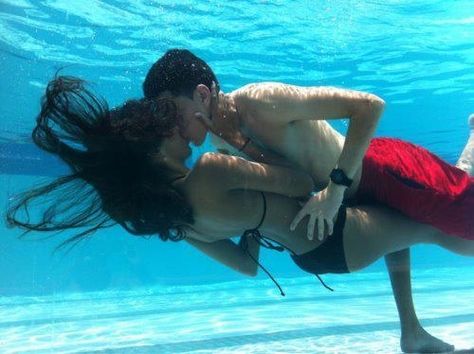 24 Pros And Cons Of Being A Swimmer Underwater Kiss, Bawah Air, Future Love, Underwater Photography, Under Water, My Bucket List, Summer Of Love, Love Is Sweet, Kiss Me