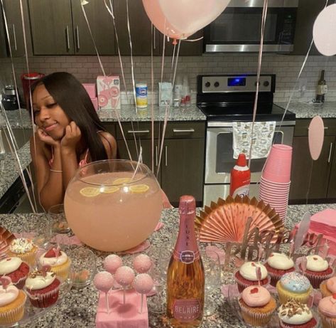 Boujee Birthday Decorations, 19thbirthday Ideas, Birthday Night In Ideas, 19th Birthday Dinner Ideas, Birthday Themes For 23rd Birthday, Hotel Pink Birthday, Small Get Together Ideas, Things For 18th Birthday, 32nd Bday Party Ideas