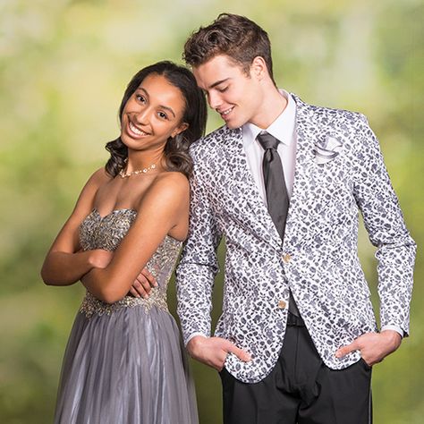 Winter Formal Picture Ideas, Farewell Photoshoot Ideas, Matric Farewell Photoshoot Ideas, Formal Picture Ideas, Hoco Photo Ideas, Prom Couple Pictures, Homecoming Photo Ideas, Date Poses, Country Prom