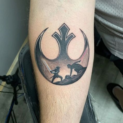 Star Wars Symbols Tattoo, Jedi Tattoo, Star Wars Symbols, Unusual Tattoo, O Tattoo, Star Wars Quotes, Tatuaje A Color, Star Wars Tattoo, B Tattoo