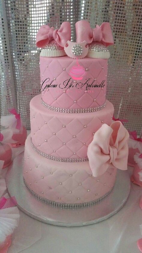 Ombre pink baby shower cake 50 Shades Of Pink Baby Shower, Pretty In Pink Baby Shower Ideas, Birthday 14th, Yuri Girl, Bear Baby Shower Cake, Pink Baby Shower Cake, Pink Baby Shower Decorations, Two Layer Cakes, Birthday Barbie