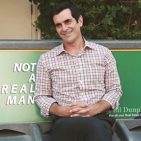 2013. Ty Burrell - "Modern Family" Nour Core, Modern Family Phil, Ty Burrell, Modern Family Funny, Phil Dunphy, A Real Man, Phil 3, Real Family, Education Humor