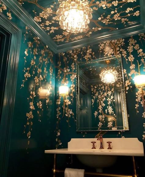 Blue Gold Bathroom, Bathroom Flowers, Powder Room Design, Emerald Blue, Gold Bathroom, Home Diy Projects, Beautiful Bathrooms, Dream House Decor, Casas De Ensueño