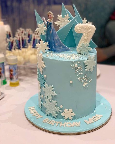 Frozen (Disney) Birthday Party Ideas | Photo 8 of 11 | Catch My Party Else Cake Frozen, Frozen Birthday Cakes Ideas, Frozen Birthday Cake And Cupcakes, Frozen Cakes Ideas, Cake Frozen Birthday Ideas, Elsa Birthday Party Cake, Elsa Themed Cake, Elsa Frozen Cake Birthdays, Frozen Princess Birthday Party