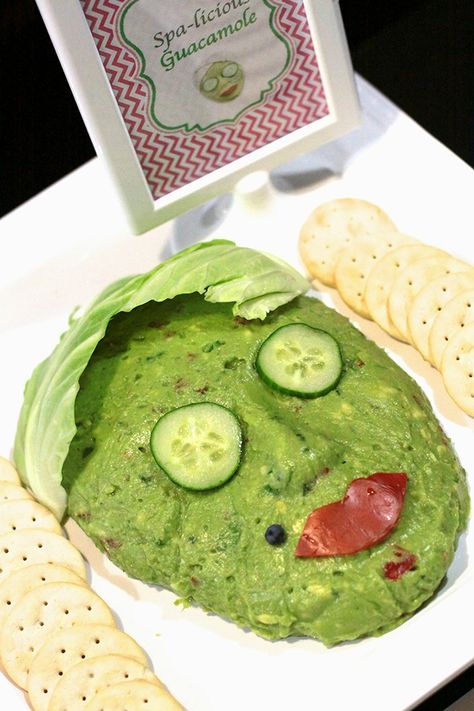 Spa theme for hosting a facial or spa party - "spa-licious" guacamole dip, how cute is that! "Like" my FB page at Surshae @Arbonne Independent Consultant. Consultant ID 21565488 Spa Theme Food Ideas, Spa Birthday Party Snacks, Spa Day Charcuterie Board, Spa Party Snacks, Spa Birthday Party Food, Spa Theme Party, Wellness Party, Spa Night Party, Spa Party Foods