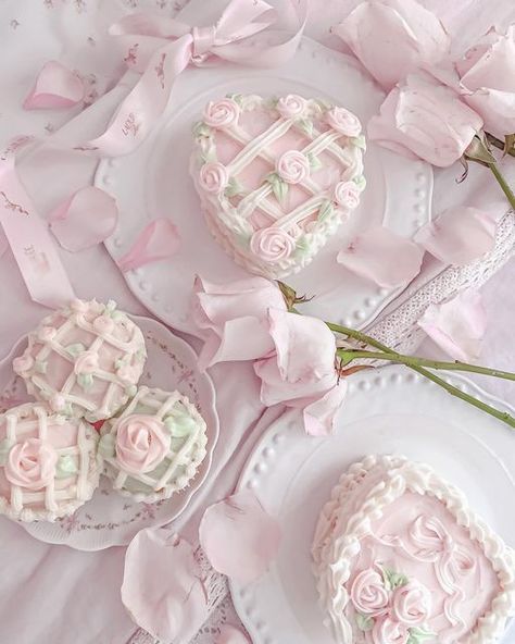 Pink Sweets Aesthetic, Cute Baking Aesthetic, Spotify Layout, Pastel Bakery, Coquette Food, Pastel Theme Party, Coquette Things, Pink Baking, Aesthetic Rosa