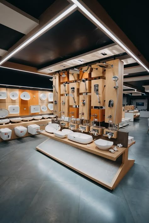 Industrial Showroom Concept Stores, Plumbing Shop Interior Design, Small Hardware Shop Interior Design, Sanitary Shop Interior Design, Hardwear Showroom Interior, Sanitaryware Showroom Design, Sanitary Ware Showroom Design, Sanitary Showroom Display, Sanitary Showroom Interiors