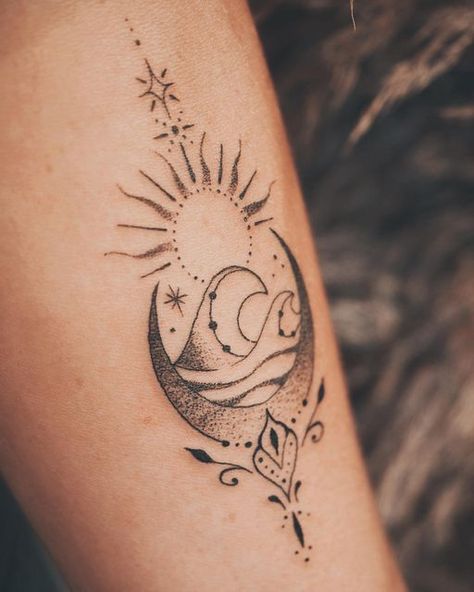 Mandala Sun Tattoo, Beach Tattoo Ideas, Moon Star Tattoo, Tattoo Sonne, Moon Sun Tattoo, Earth Tattoo, Sun Tattoo Designs, Boho Tattoos, Moon Tattoo Designs