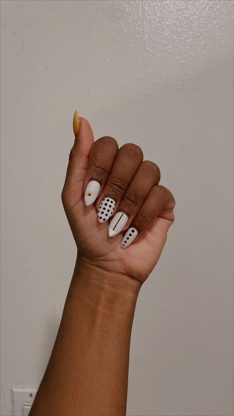 Polka Dot Acrylic Nails, Fall White Nails, White Nails 2023, Nail Colors And Designs, Matte White Nails, White Lace Nails, Sophisticated Manicure, Dot Nails, Gold Nail Art