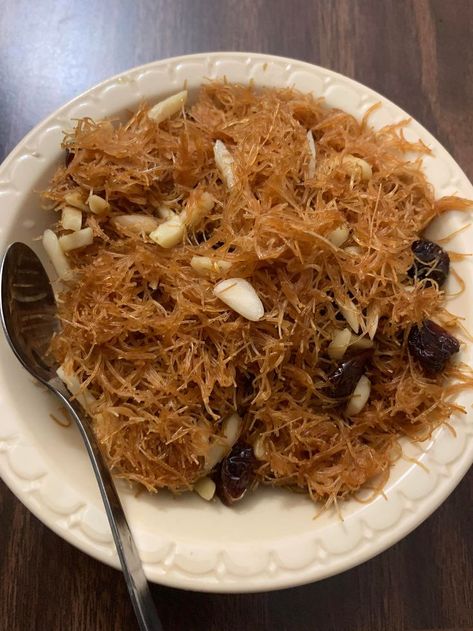 Bengali jorda shemai Snap Food, Pad Thai, Coconut Flakes, Coconut, Ethnic Recipes, Pins, Quick Saves