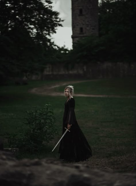 Royalcore Castle, Dark Fantasy Medieval, Medieval Photoshoot, Abyss Lumine, 40th Photoshoot, Dark Fantasy Photography, Castle Photoshoot, Queen Castle, Fantasy Shoot