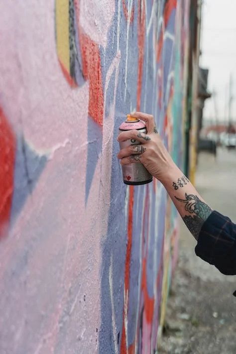 A Person Doing Graffiti on a Wall Using a Spray Paint · Free Stock Photo Doing Graffiti, Spray Paint Wall, Graffiti Photography, Graffiti Painting, Artist Aesthetic, Graffiti Wall, Graffiti Artist, Street Artists, Spray Painting