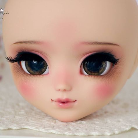 Pullip Custom, Milky Pink, Smart Dolls, Doll Makeup, Brown And Pink, Smart Doll, Glowy Makeup, Doll Photography, Doll Repaint