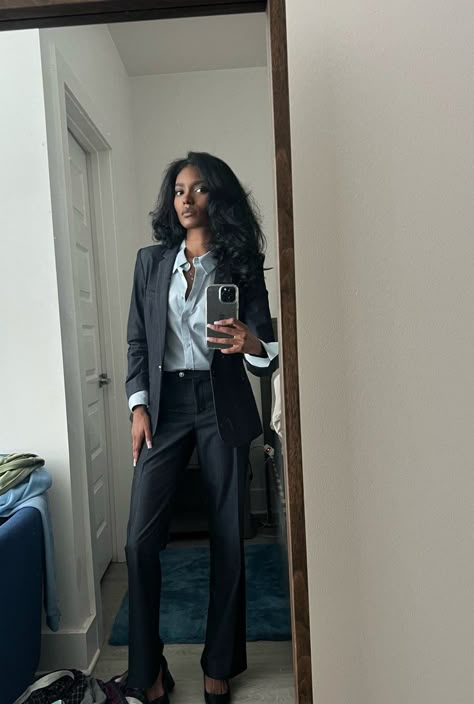 Laurenb on X: "started my internship today! https://t.co/Ufl6Nh8kiT" / X Job Interview Outfit For Women Casual, Bussines Casual Woman, Court Outfit, Modest Girly Outfits, Job Interview Outfit, Women Lawyer, Blazer Outfits Casual, Business Professional Outfits, Lawyer Fashion