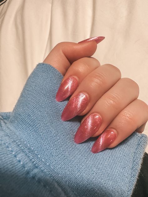 Light Pink Cat Eye Nails, Pink Cateye Nail, Almond Cat Eye Nails, Pink Magnetic Nails, Cat Eye Nails Pink, Cat Eye Almond Nails, Pink Cat Eye Nails, Coral Pink Nails, Da Fuq