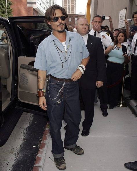 Johnny Depp Style Clothes, Johnny Depp Quotes, Johnny Depp Images, Johnny Depp Style, Young Johnny Depp, Johnny Depp Movies, Johnny Depp Pictures, Johnny D, Dad Fashion