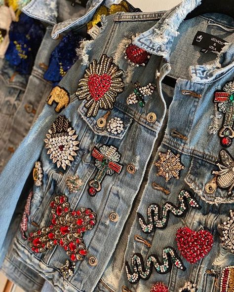 LECMOST & LOLA on Instagram: “Staying in & staying chic #lecmostlola” Patches On Blazer, Jean Jacket Design, Ropa Upcycling, Upcycled Jackets, Diy Denim Jacket, Embellished Denim Jacket, Denim Art, Denim Inspiration, Diy Jacket