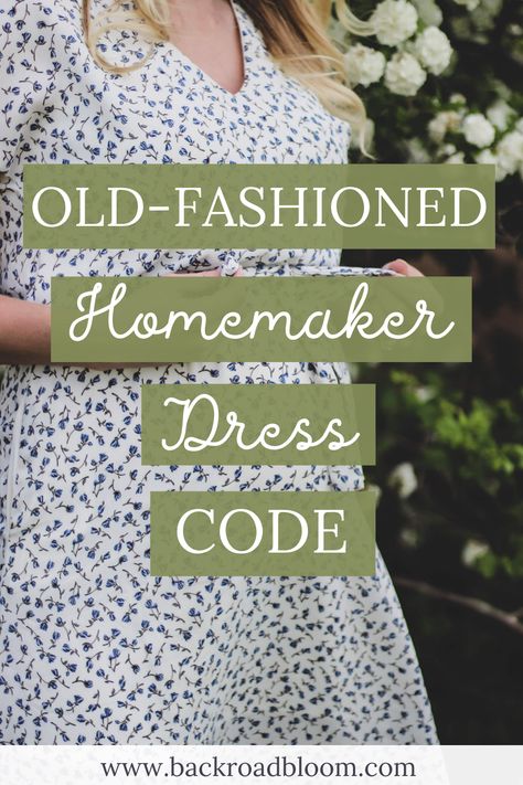 Homemaker Dress Code, How To Look Vintage, Homestead Wife Outfit, Homesteading Outfits Women, Homemaker Hairstyles, Modest Homemaker Outfit, Winter House Dress, Modern Homemaker Outfits, House Cleaning Outfit