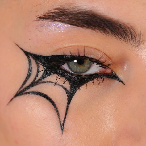 HOW TO: SPIDERWEB LINER (for anyone❤️) I used @halfmagicbeauty’s new Flik Eraser to show how easy it can be do to even the most graphic liner looks! *Not sponsored but I do work directly for the brand - Products used (*=gifted) - @halfmagicbeauty *Magic Flik liner, *Wing magician stencil, *Flik Eraser, *Eyelectric Mascara, *’Pretty Puddle’ Glitterpill, *Self adhesive face pearls, *’The Dreamies’ sparklestik @tartecosmetics shape tape concealer @maccosmetics studio fix powder • • • #halloweenm... Spiderweb Liner, Swirly Eyeliner, Bat Liner, Halloween Graphic Liner, Reaper Makeup, Spider Eyeliner, Spider Eye Makeup, Spider Web Eyeliner, Grim Reaper Makeup