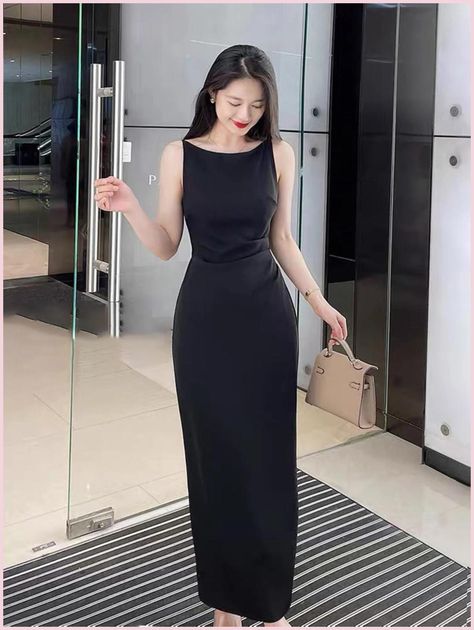 [SponsoredPost] Sleeveless Silk Dress Formal Maxi Dress Boat Neck Satin - Etsy #longbodycondressoutfit Black Tie Dress Code Women, Silk Dress Formal, Long Bodycon Dress Outfit, Silk Bodycon Dress, Black Boat, Formal Maxi Dress, Body Con Dress Outfit, Satin Bodycon Dress, Gala Outfit