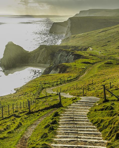 It's been a few weeks since my last post, took some time off from instagram, but I'm back.. The feed will be more focused on travel experiences and hopefully I will be able to give more inspirations and tips for the fellow explorers and travellers. Starting with England, Dorset Coast.  It is quite a unique experience to spend some time there.  It is also called Jurassic Coast as these cliffs are dated from the Jurassic era.  It is a fantastic place to walk as much as the cliffs allow you to. Jurassic Coast Dorset, Jurassic Coast England, London Vision Board, Dorset Coast, Devon Coast, England Photography, Dorset England, Jurassic Coast, Grammar School