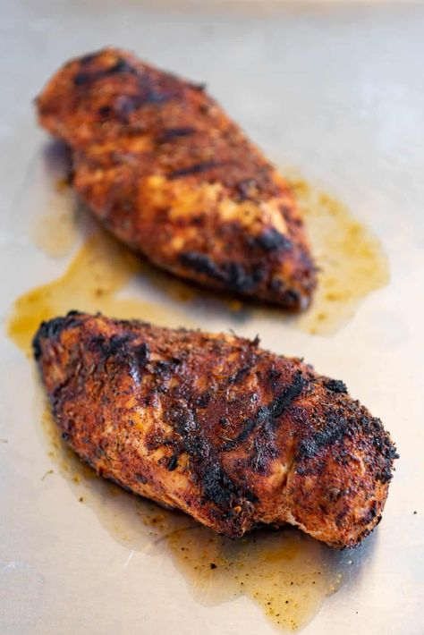 Cajun Dry Rub Recipe, Chicken Dry Rub, Weeknight Chicken Dinner, Rub Seasoning, Dry Rub For Chicken, Cajun Chicken Recipes, Weeknight Chicken, Bbq Chicken Thighs, Outdoor Cooking Recipes