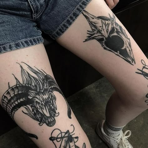 Horror Tattoo Ideas, Tolkien Tattoo, Lotr Tattoo, Lord Of The Rings Tattoo, Nerdy Tattoos, King Tattoos, Fantasy Tattoos, Ring Tattoos, Horror Tattoo