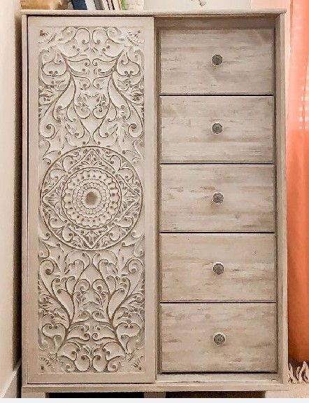 Wardrobe Design Vintage, Furniture Makeover Inspiration, Farmhouse Decor Diy, Wall Texture Design, Carved Furniture, Diy Furniture Renovation, Distressed Furniture, Furniture Renovation, Home Decor Projects