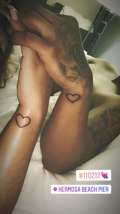 Girlfriend Tattoos, Couple Matching Tattoo, Cute Couple Tattoos, Cute Hand Tattoos, Cute Tats, Pretty Hand Tattoos, Matching Couple Tattoos, Tattoos For Black Skin, Pretty Tattoos For Women