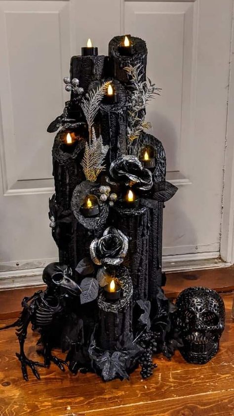 Scary Halloween Centerpiece Ideas, Gothic Craft Ideas, Diy Halloween Candle Holders, Pool Noodle Halloween, Dark Academia Halloween, Academia Library, Goth Candles, Halloween Candle Holder, Gothic Crafts