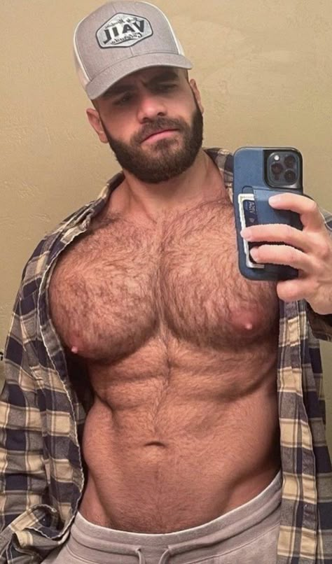 Taking A Selfie, Ripped Body, Beefy Men, Bear Men, Men's Muscle, Muscular Men, Shirtless Men, Big Men, Muscle Men