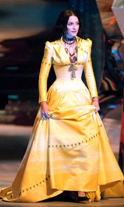 All Eyes Were On Madonna As She Stole The Show In A Yellow Dress At The VH1 Awards, 1998 Madonna Fashion, Madonna Pictures, Olivier Theyskens, She Walks In Beauty, Fashion Articles, Material Girls, Yellow Dress, 90s Fashion, Madonna