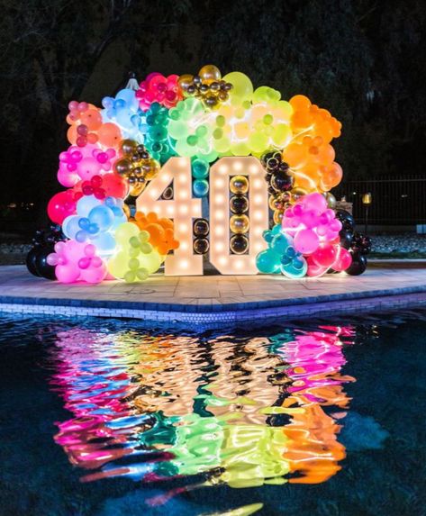 Elegant Neon Party, Lights For Birthday Party, Elegant 80s Party, 90s Theme Balloon Garland, Neon Party Outside, 80s Theme Pool Party, Neon 40th Birthday Party, 80s And 90s Party Ideas, 90's 40th Birthday Party