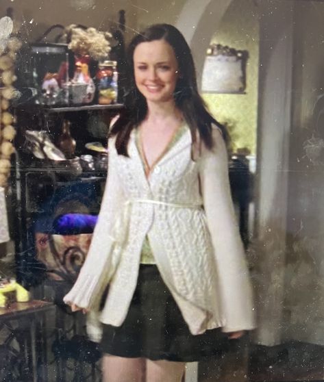 Lorelai Gilmore Style, Rory Gilmore Style, Gilmore Girls Fashion, Gilmore Girls Outfits, Tv Show Outfits, Rory Gilmore, Fashion Tv, Outfit Inspo Fall, Gilmore Girls