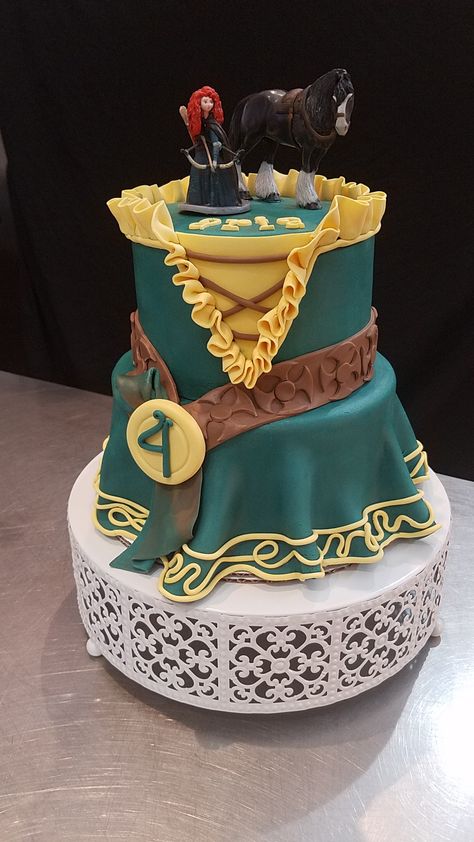 Disney Brave Cake, Merida Birthday Cake, Brave Birthday Cakes, Rebelle Disney, Merida Cake, Brave Cake, Merida Birthday Party, Brave Cakes, Brave Birthday Party