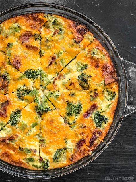 Bacon Broccoli Cheddar Crustless Quiche Broccoli Quiche Recipes, Quiche Recipes Crustless, Bacon Broccoli, Broccoli Quiche, Breakfast Quiche Recipes, Quiche Recipes Easy, Bacon Quiche, Budget Bytes, Low Carb Meal