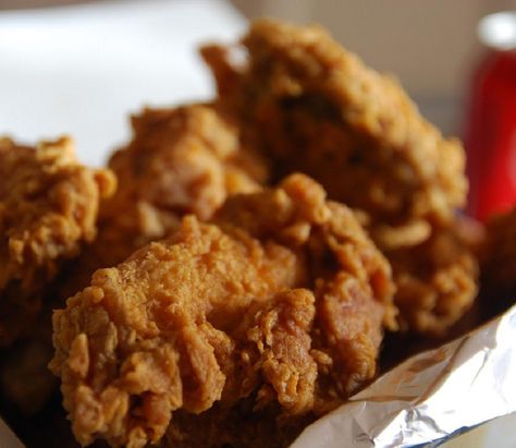 KFC Hot and Spicy Chicken Recipe - Secret Copycat Restaurant Recipes Recipe For Kentucky Fried Chicken, Kfc Original Recipe, Baked Fried Chicken, Spicy Chicken Recipes, Kfc Chicken, Kentucky Fried, Buttermilk Fried Chicken, Southern Kitchen, Hot And Spicy